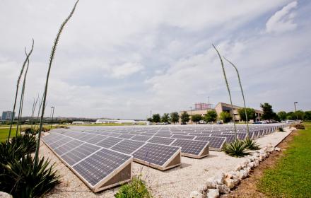 ut_solar_farm_at_pickle_research_campus.jpg
